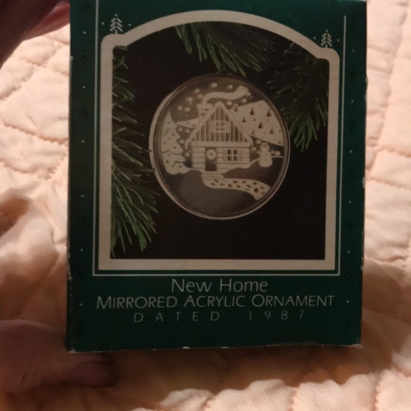 Hallmark collectibles - Picture 2 of 7